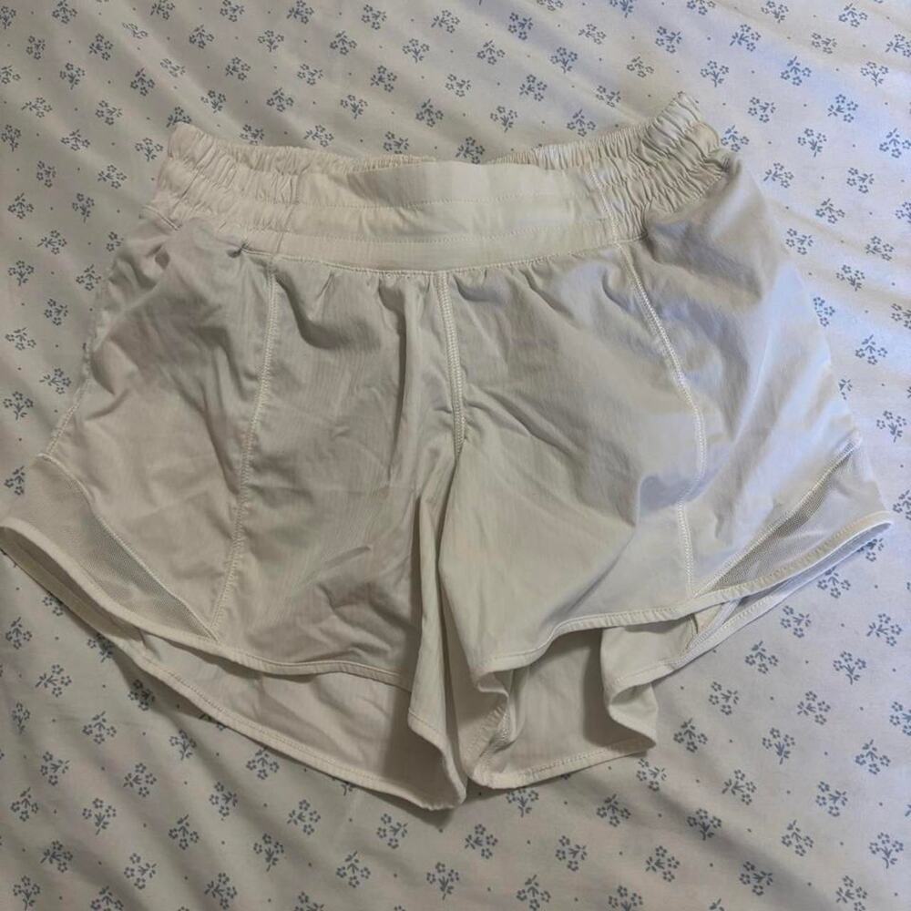 Lululemon hotty hot white shorts